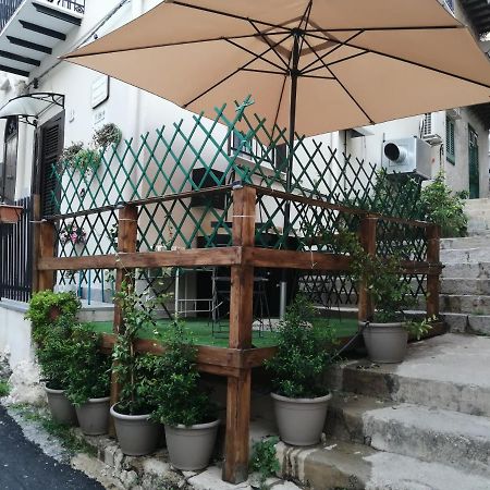 Opera Boutique Rooms 몬레알레 외부 사진