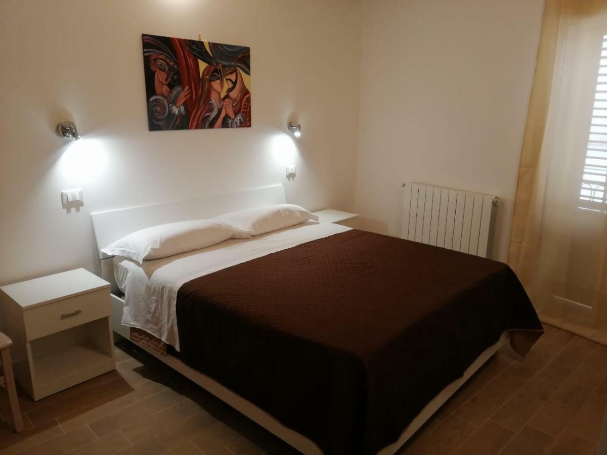 Opera Boutique Rooms 몬레알레 외부 사진