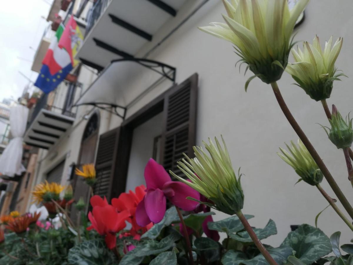 Opera Boutique Rooms 몬레알레 외부 사진